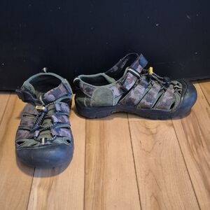 Keen Kids Size 3 Camouflage Outdoor Sandals